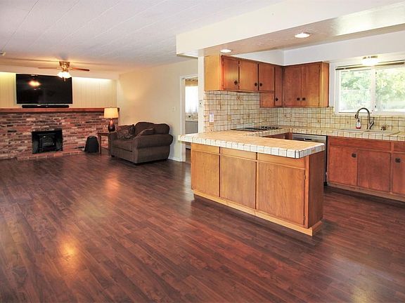4th image of 5715 Southgrove Dr