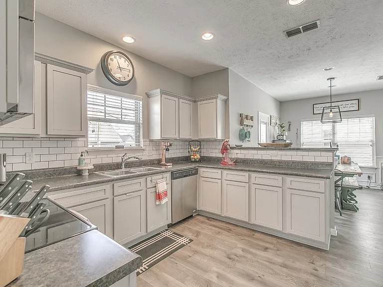 3404 Tourmaline Dr — Photo 14
