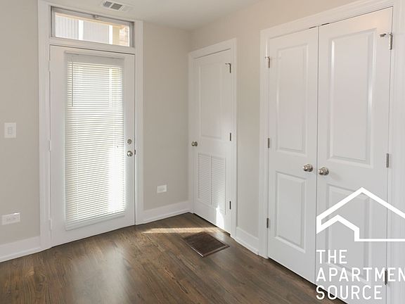 5th image of 3852 N Southport Ave #1