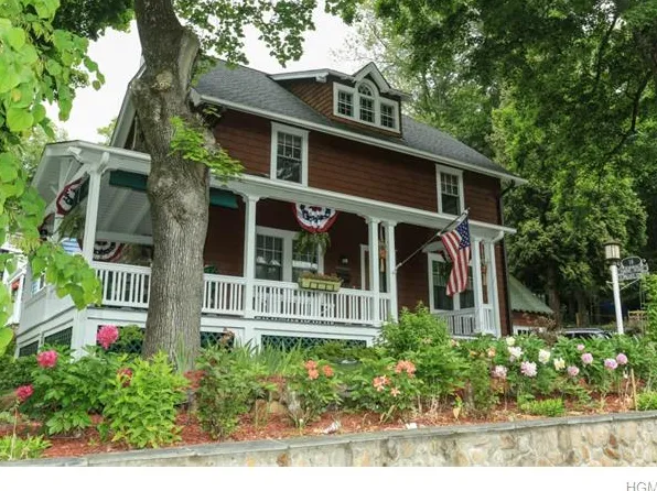 18 Thorne Ave, Mount Kisco, NY 10549