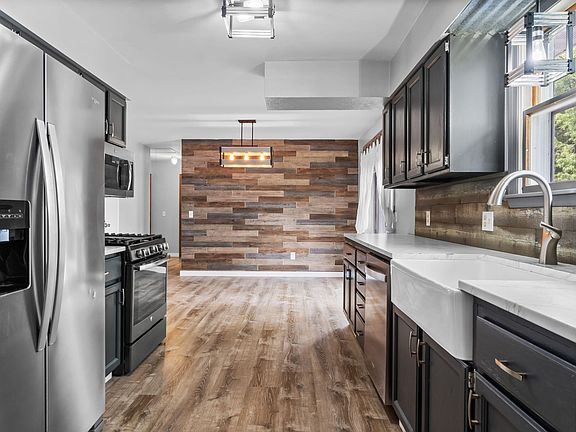 3rd image of 2103 Hickorywood Dr