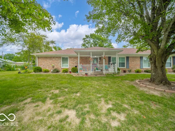 950 Hickory Ln, New Castle, IN 47362