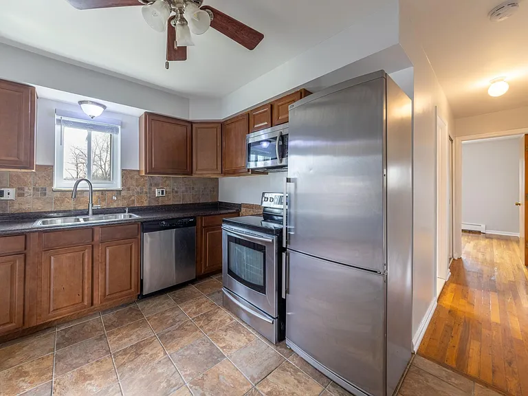 100 W Hickory Grove Rd #B3 — Photo 3