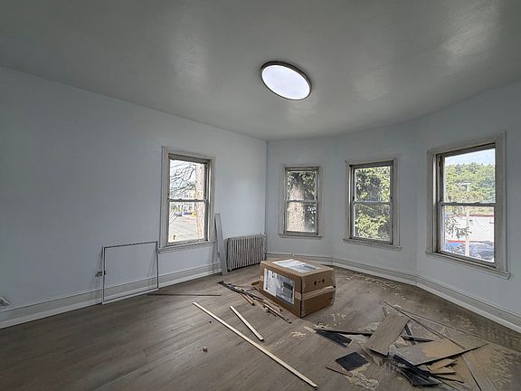 3rd image of 3886-3888 Washington St #2