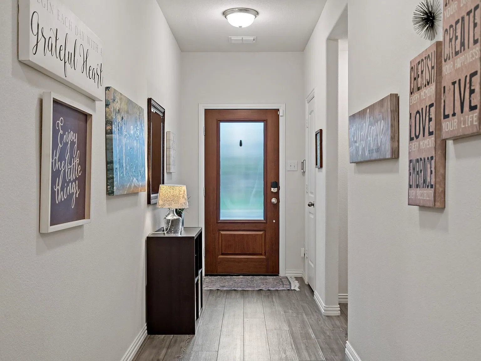 4 bed, 2018 sqft, $2,400 — Photo 3