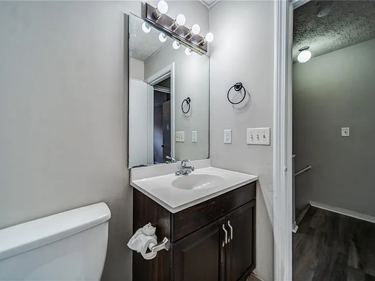 37 Country Place Ct — Photo 15