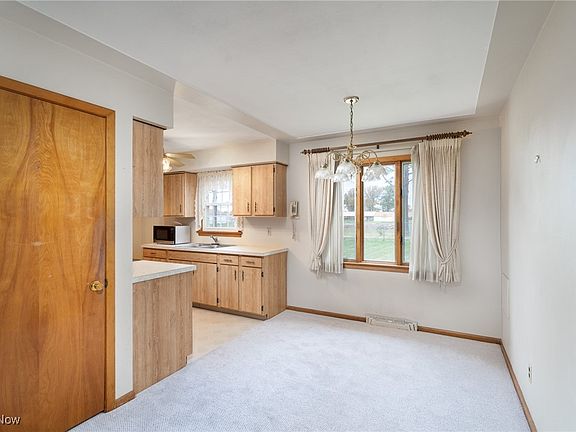 4th image of 1048 W 37th St