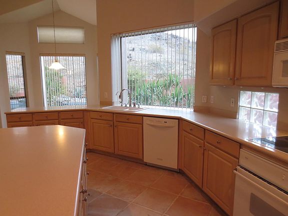 5th image of 418 E Silverwood Dr