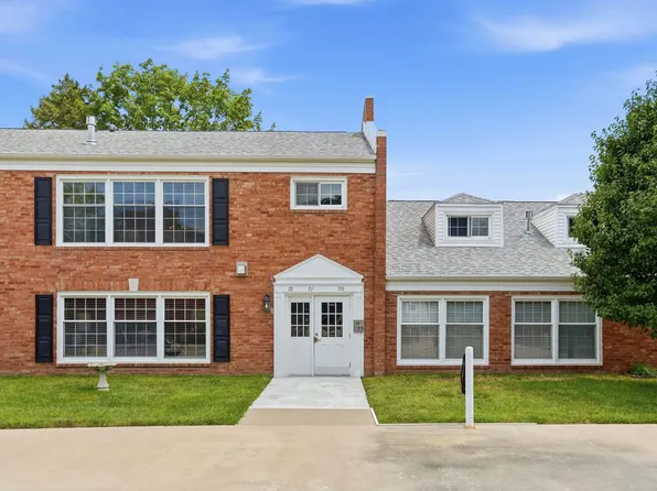 3215 E Locust St APT 71, Davenport, IA 52803