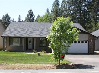 507 E River St, Cave Junction, OR 97523