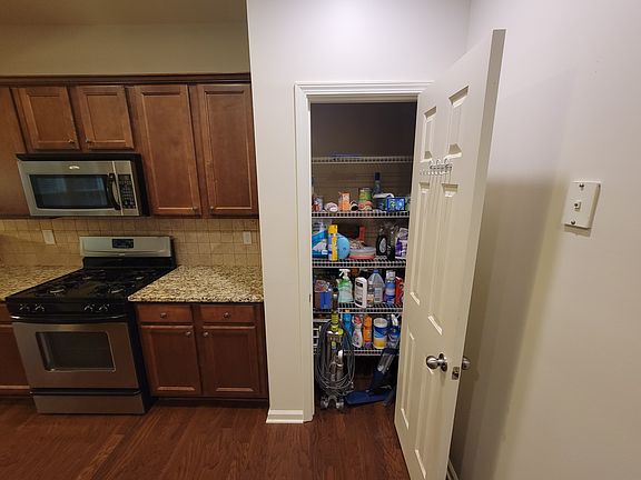 Kitchen pantry