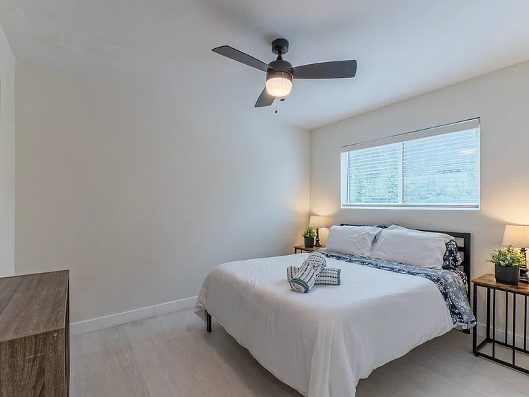 1133 S Farmer Ave #2 — Photo 10