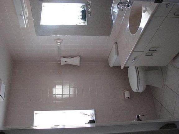 5th image of 2106 New Bedford Dr