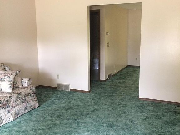 3rd image of 7877 Stuhldreher St NW