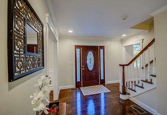 5th image of 25 Knollwood Dr