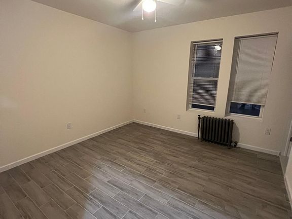 5th image of 155 Evergreen Pl #201