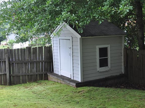 4th image of 1190 Eagle Pointe Dr
