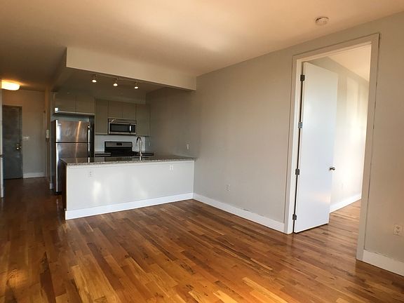 2nd image of 41 Kosciuszko St APT 401