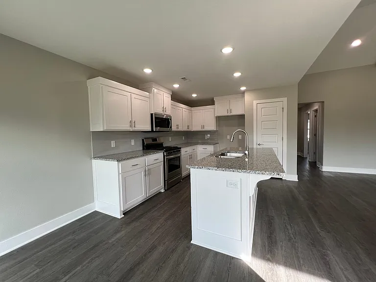 1536 N Pershing St — Photo 6
