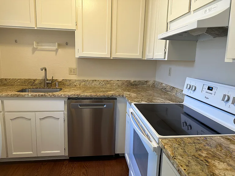 701 Highland Ave #2 — Photo 9