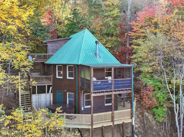 243 Enchanting Cir, Morganton, GA 30560