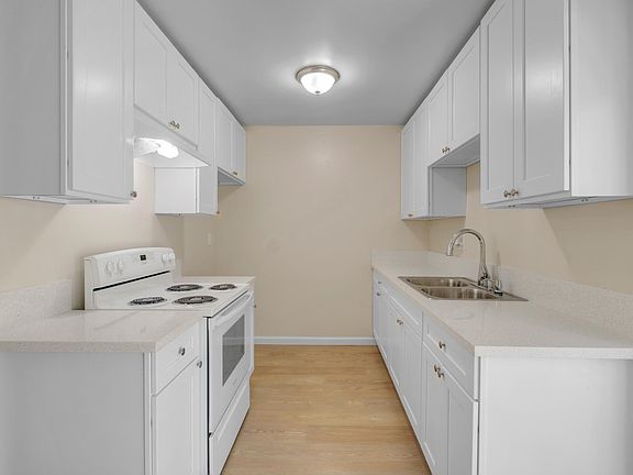 2nd image of 7224 Tujunga Ave APT 3