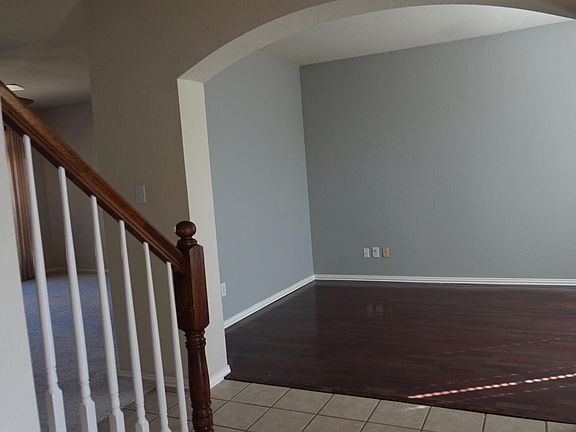4th image of 8005 Salzburg Dr