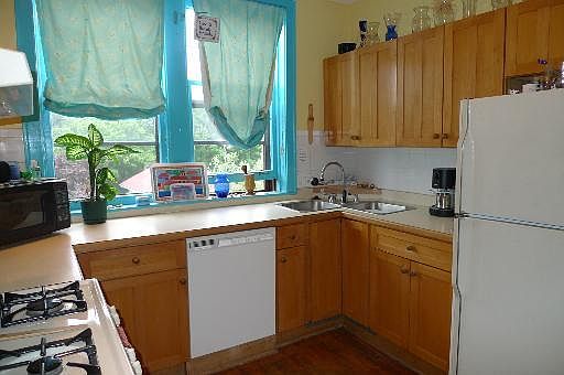 5th image of 424 S Austin Blvd APT 3N