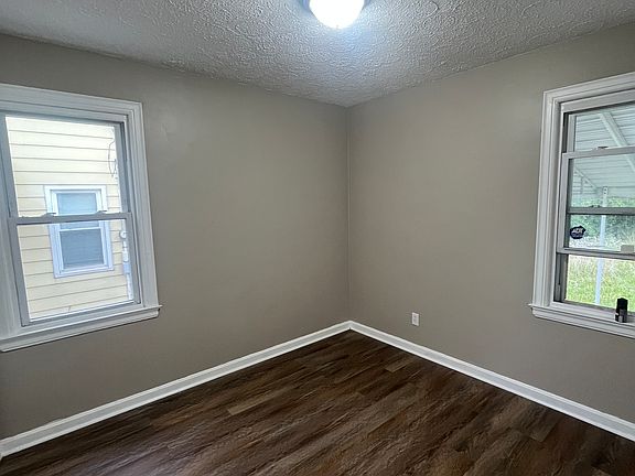 5th image of 15711 Westview Ave