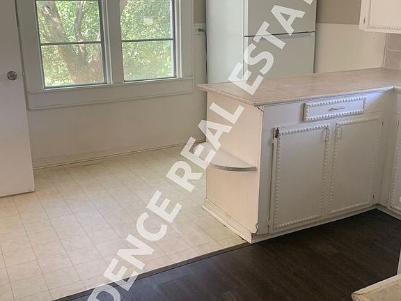 4th image of 118 McDaniel St