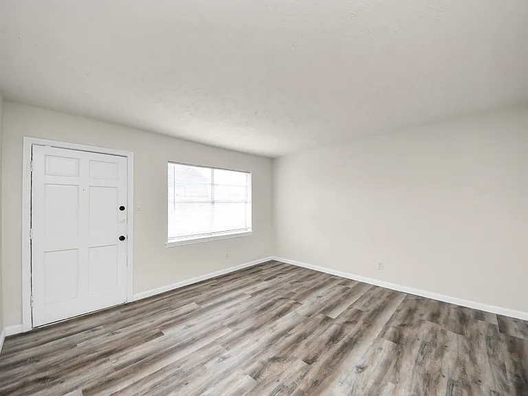 2110 Melbourne St — Photo 18