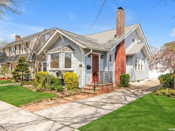125 Sherman Street, Lynbrook, NY 11563