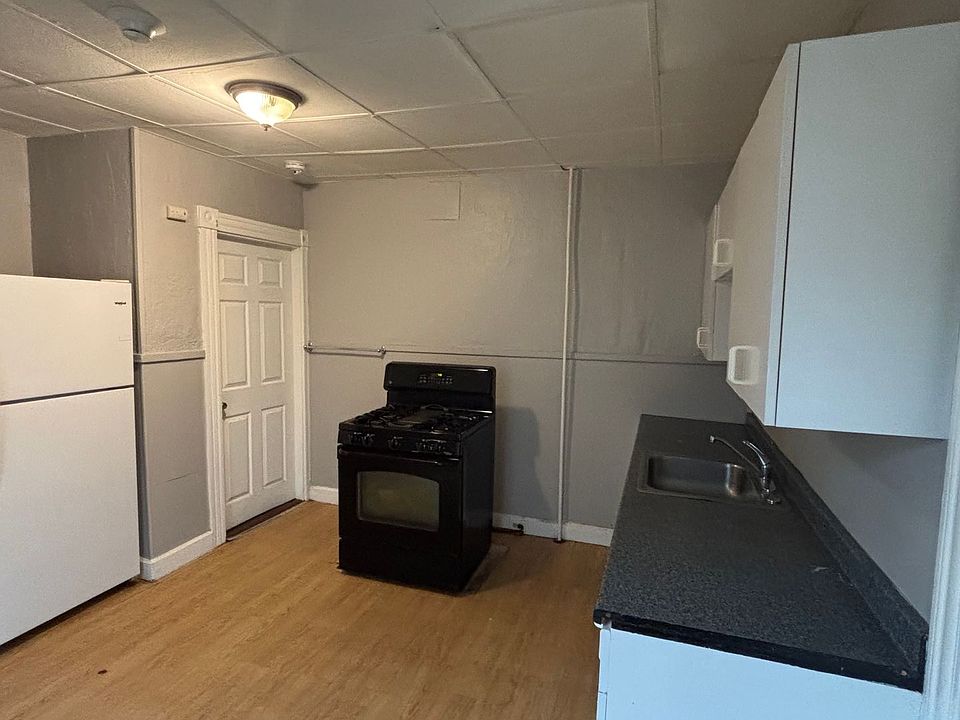 1st image of 113 Spruce St #1R