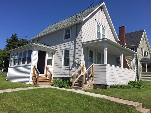 4th image of 8 Pine St
