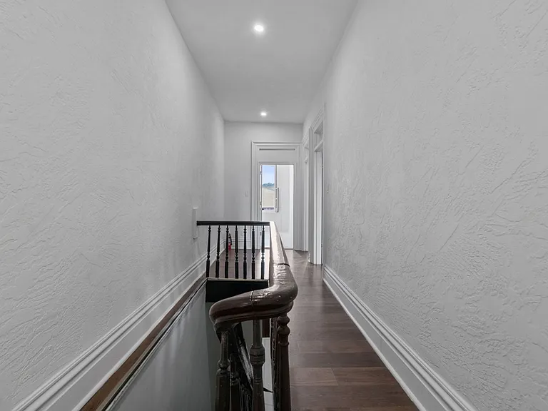 2306 E Carson St — Photo 16