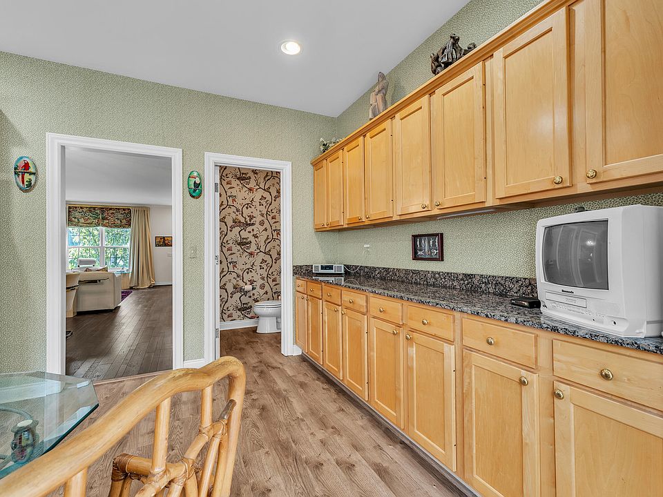 21521 Garrison St, photo 11