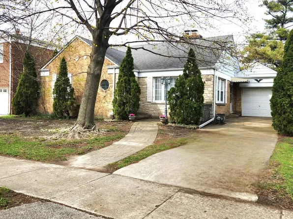 5020 Pratt Ave, Skokie, IL 60077