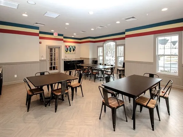 178 Warrington Round, Danbury, CT 06810