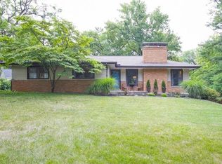 19 N Tealbrook Dr, Saint Louis, MO 63141