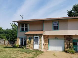 1759 Sparrow Point Ln, Fenton, MO 63026