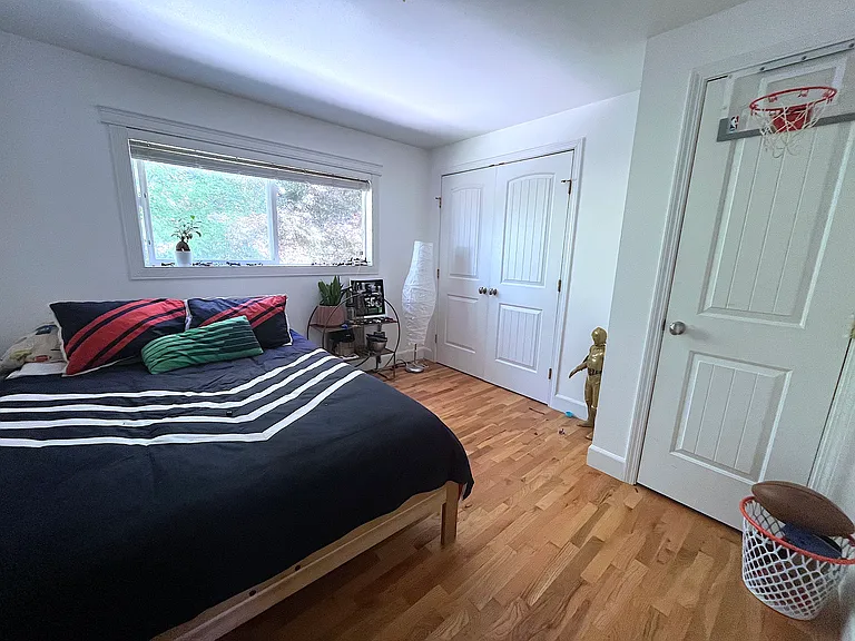 10814 NE 19th Pl — Photo 11