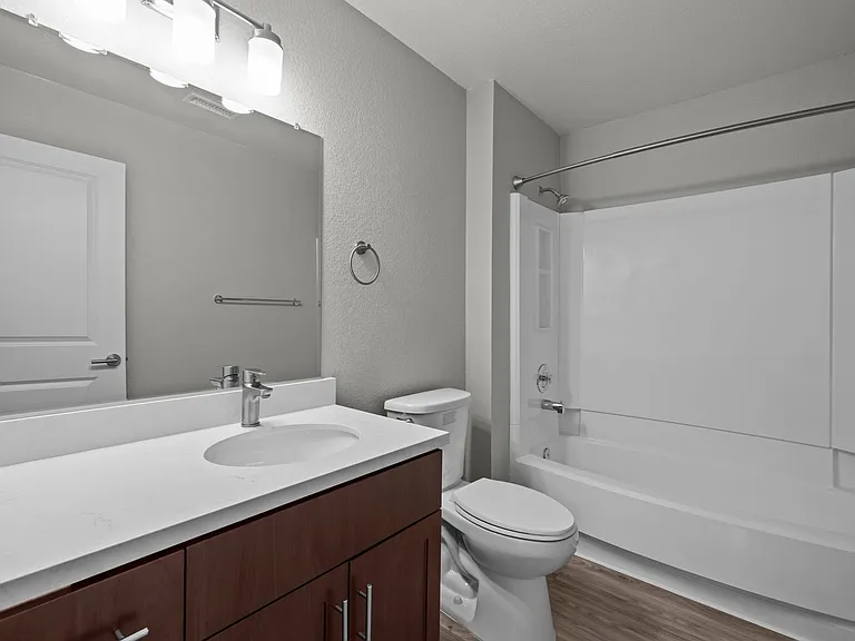 Sutter Station Apartments — Photo 58