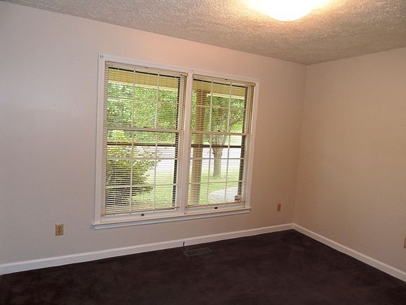 3rd image of 1705 Memorial Dr
