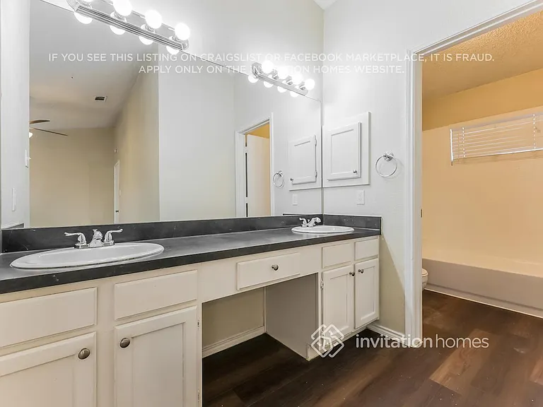1456 Thistlewood Ln — Photo 12