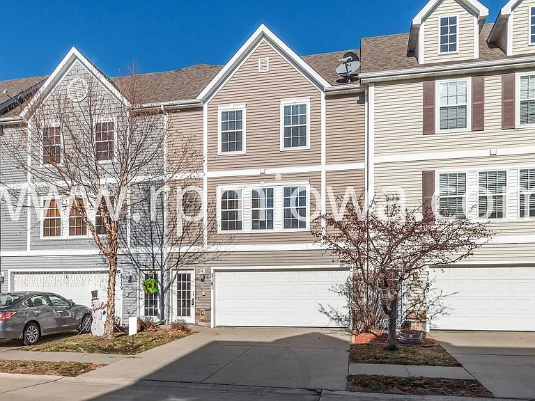 3181 SW Sharmin Ln — Photo 1