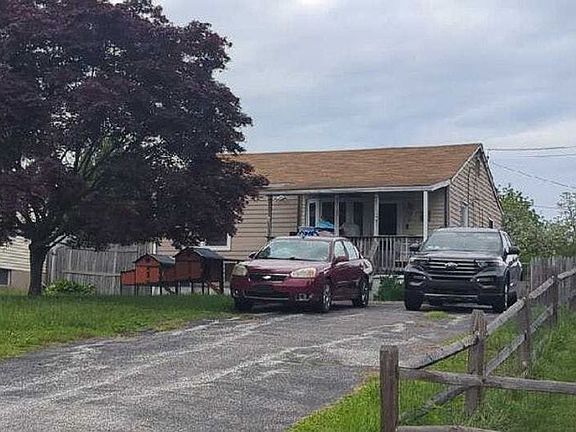2nd image of 1465 Sussex Rd