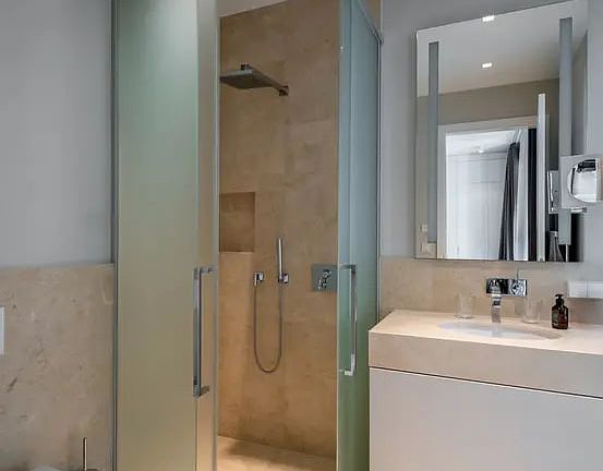 5th image of 810 N Avers Ave #13