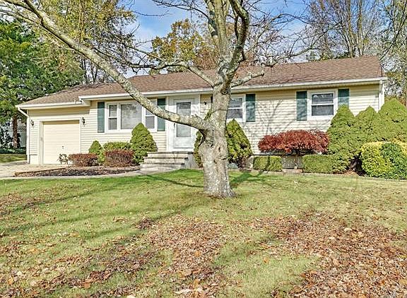 2nd image of 48 Dogwood Ln