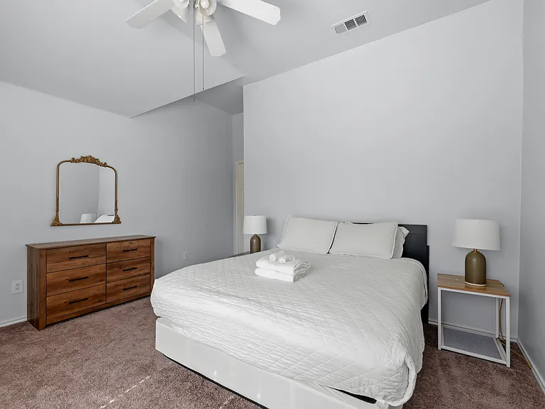 704 San Antonio Trl — Photo 36