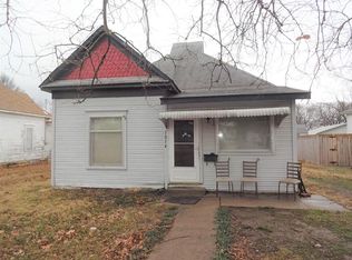 1014 N 10th St, Independence, KS 67301
